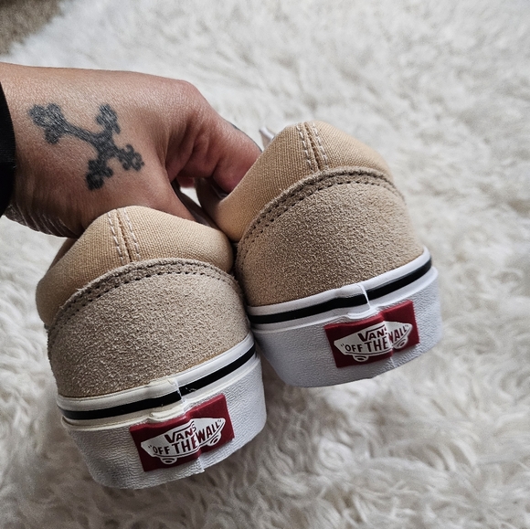 Classic Old School Vans Shoes - Picture 3 of 7